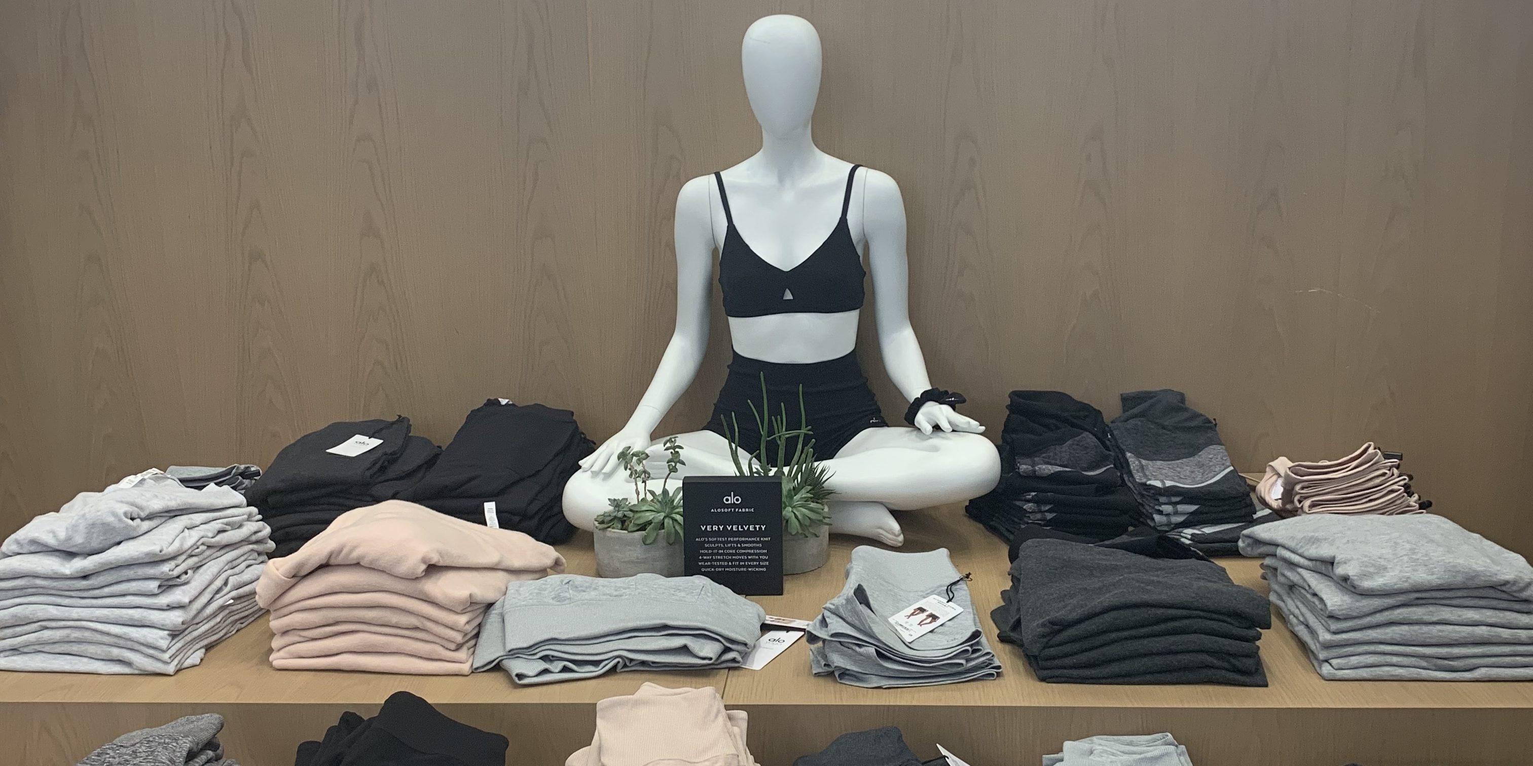 alo yoga