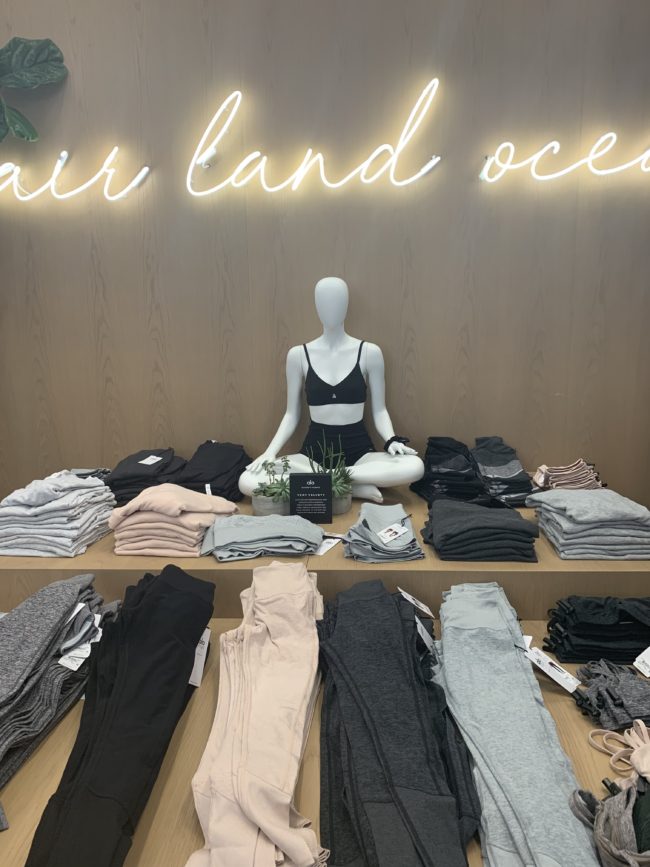 alo yoga